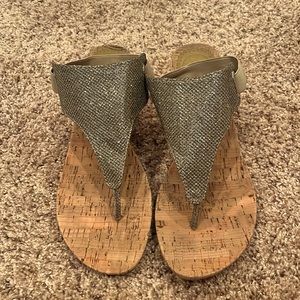 White mountain wedge